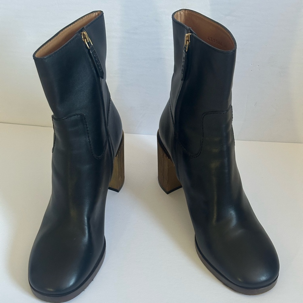 Gucci Leather boots